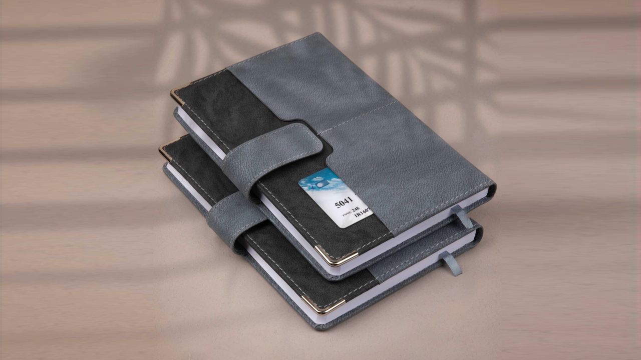 سررسید 1405 رقعی چرم مگنتی لیون